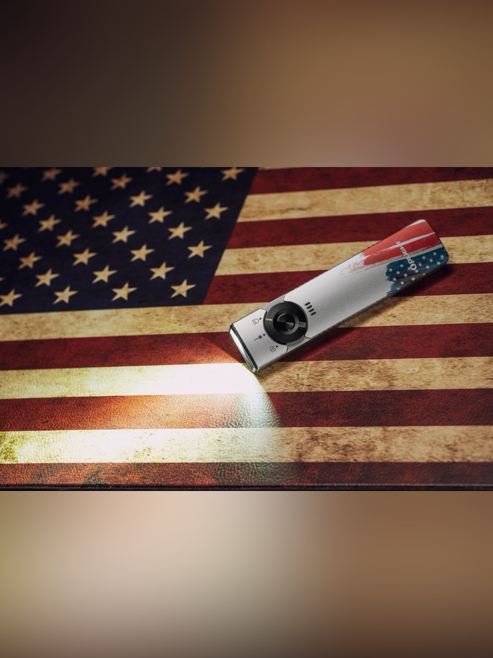 🔦Olight Arkfeld Pro Stars & Stripes Flat EDC 3-Light Flashlight Patriotic Accent